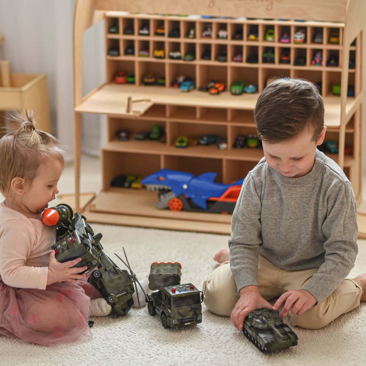 WOOPIE karinių transporto priemonių rinkinys su raketų paleidimo įrenginiu, tanku, sraigtasparniu 4 vnt. mastelis 1:20 1 WOOPIE karinių transporto priemonių rinkinys su raketų paleidimo įrenginiu, tanku, sraigtasparniu 4 vnt. mastelis 1:20 1