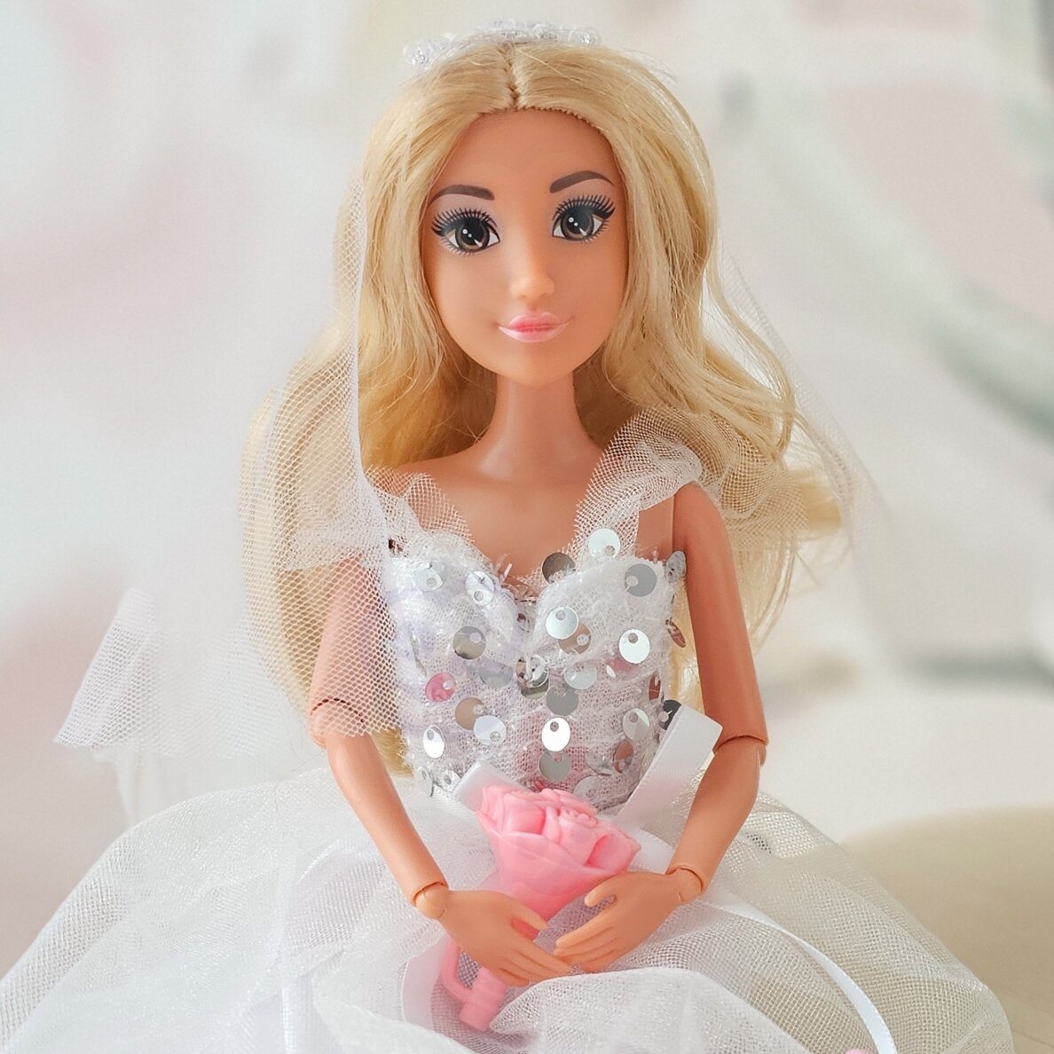 WOOPIE ROYAL Lily lėlė 30 cm nuotaka vestuvinė suknelė priedai 1