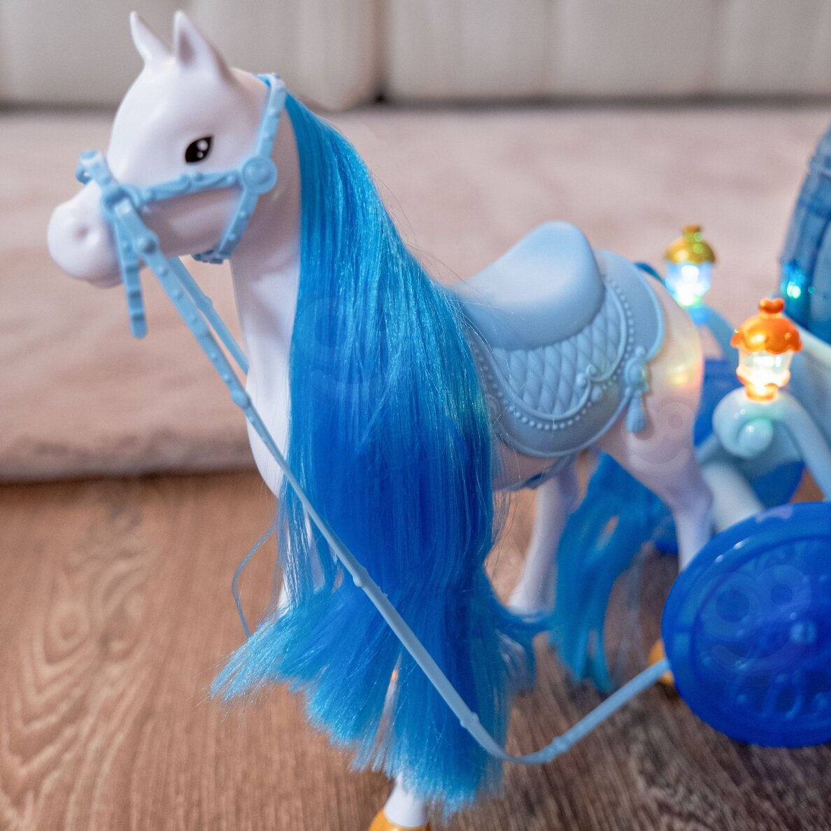 WOOPIE ROYAL Ledo princesės Lily lėlė ir stebuklingos karietos priedai 4 WOOPIE ROYAL Ledo princesės Lily lėlė ir stebuklingos karietos priedai 4