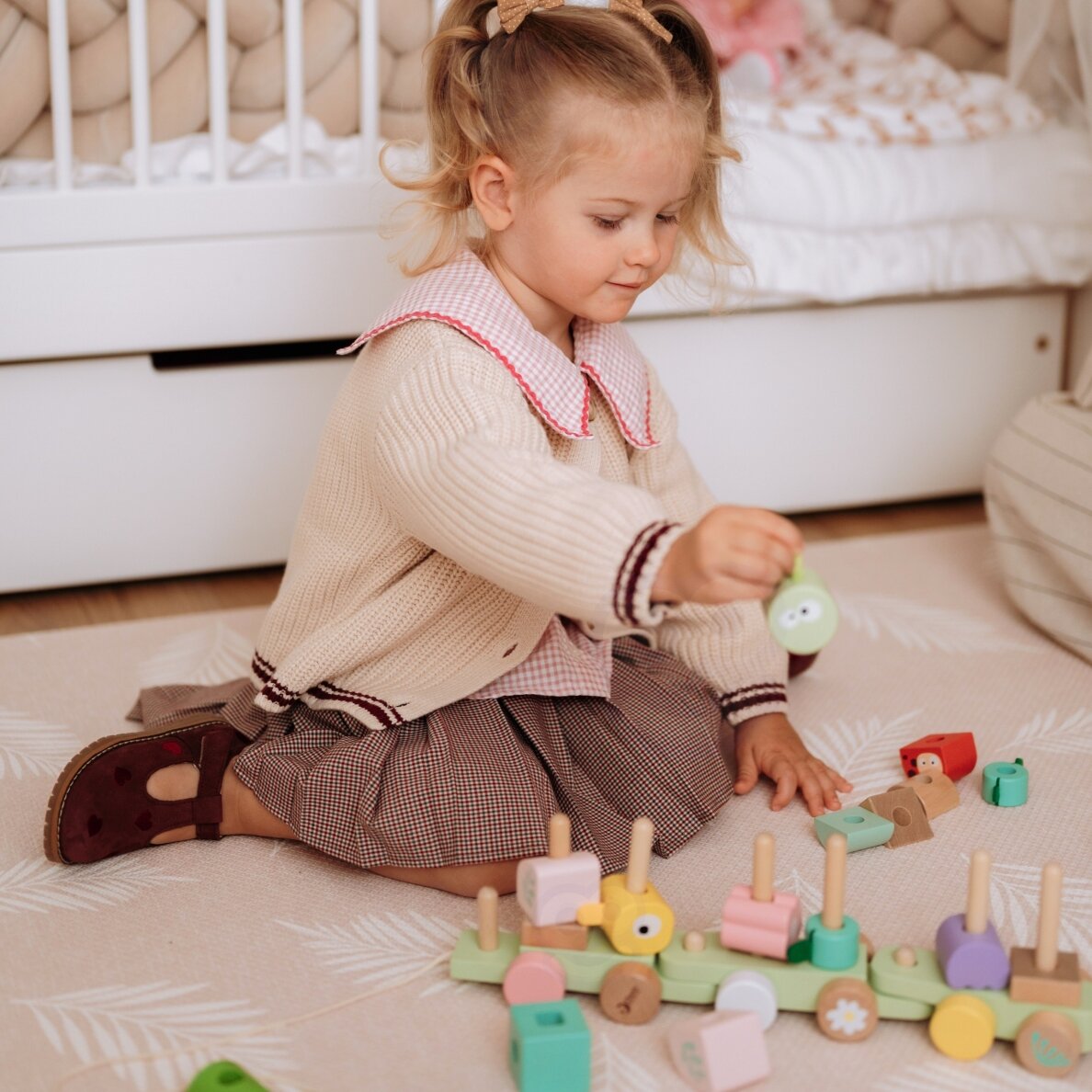 CLASSIC WORLD Montessori medinis vikšro traukinio dėlionė 4