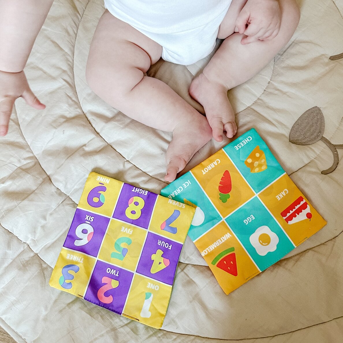 WOOPIE BABY Edukacinis sensorinis žaislas „Lady Tag“ servetėlių dėžutė 1