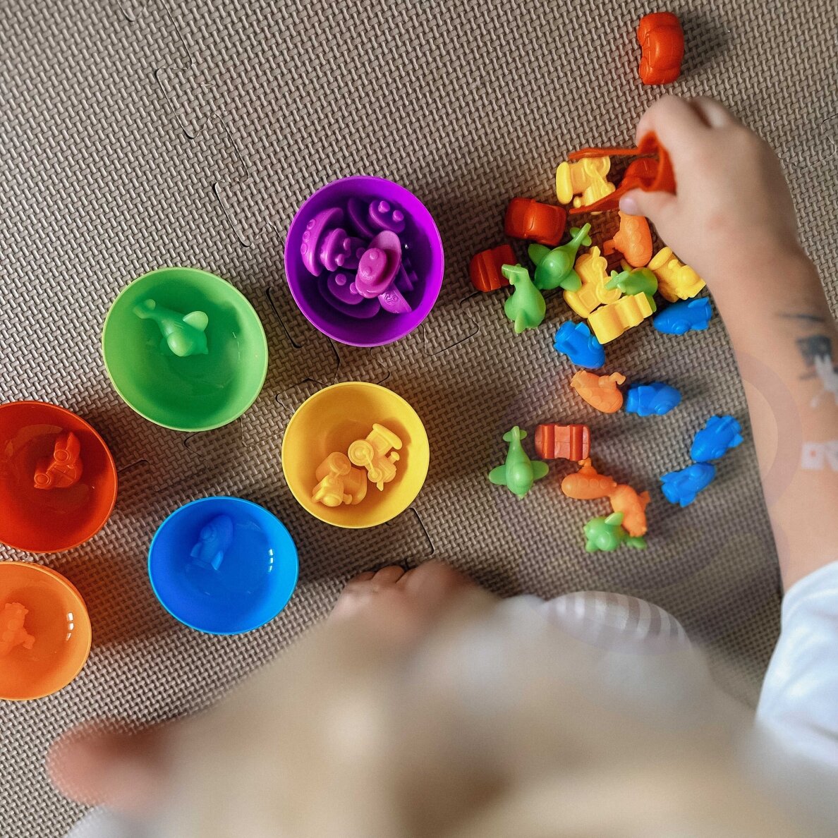 WOOPIE Montessori edukacinė spalvų rūšiuoklė „Dinozaurai“ 56 vnt. 2 WOOPIE Montessori edukacinė spalvų rūšiuoklė „Dinozaurai“ 56 vnt. 2