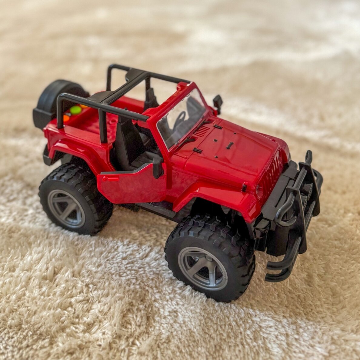 WOOPIE Jeep visureigis su garsu ir šviesa 2 WOOPIE Jeep visureigis su garsu ir šviesa 2