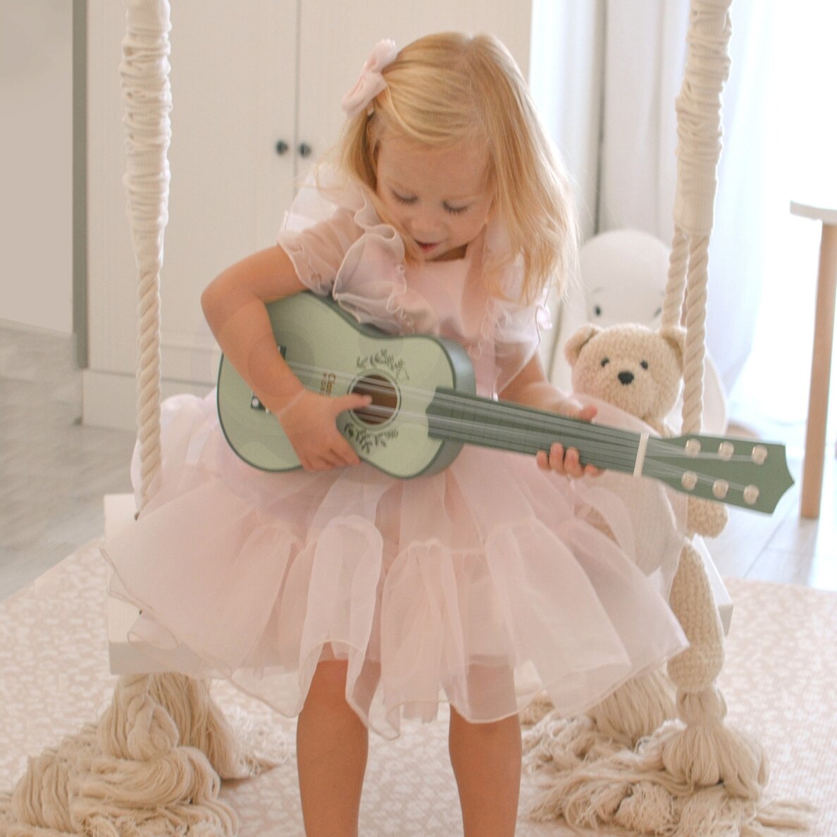 CLASSIC WORLD medinė gitara vaikams vintažinis muzikos instrumentas 3+ 1