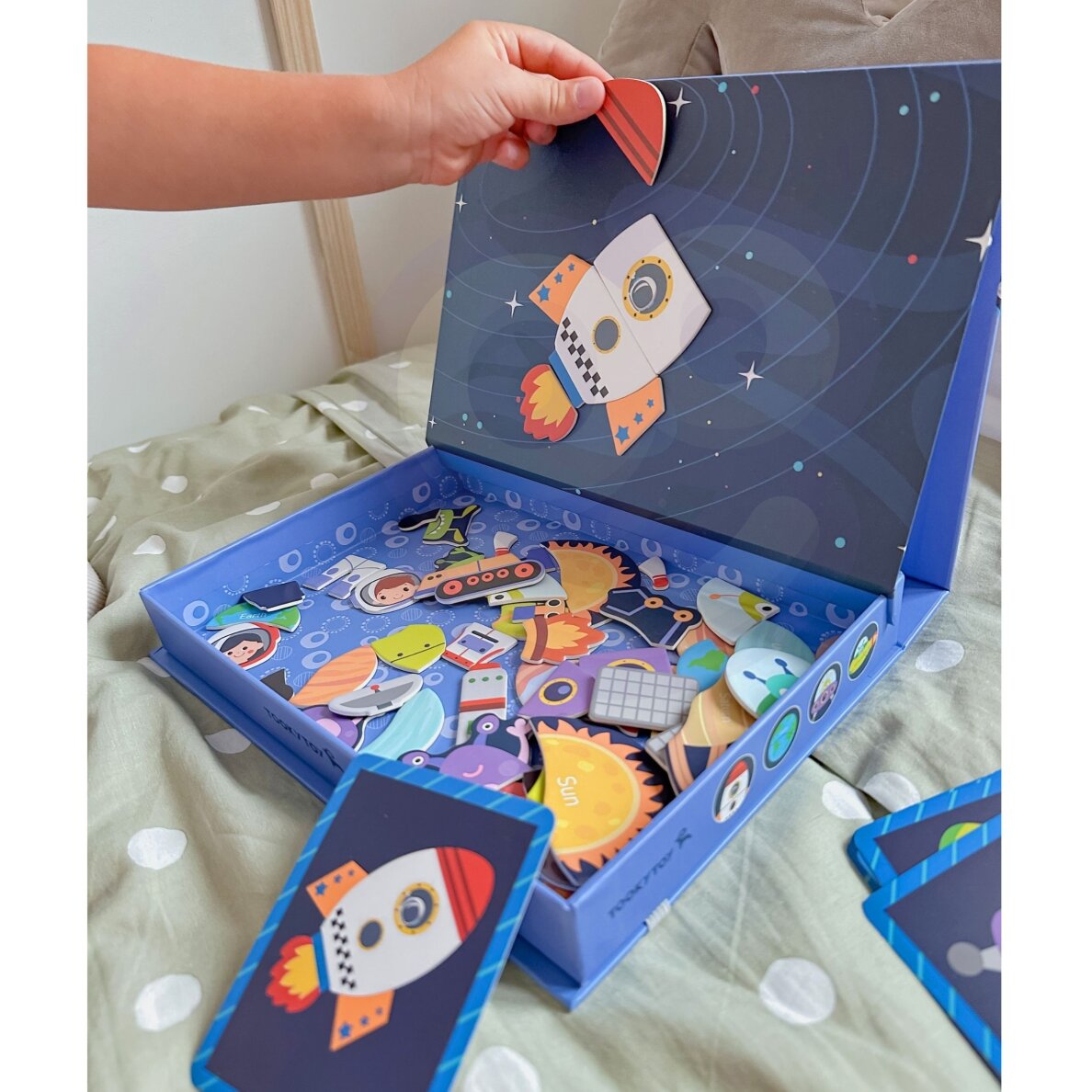 TOOKY TOY Magnetinė dėlionė Montessori edukacinė dėžutė Kosmosas 72 vnt. 1 TOOKY TOY Magnetinė dėlionė Montessori edukacinė dėžutė Kosmosas 72 vnt. 1