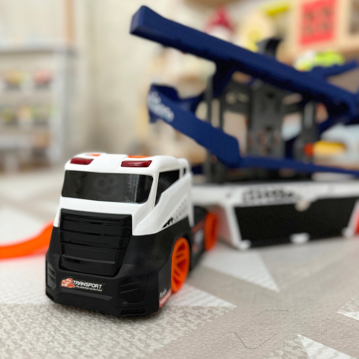 Woopie automobilių stovėjimo garažas – trasa, autovežis, vilkikas, automobilis XL 7