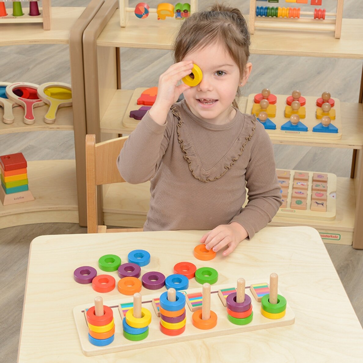MASTERKIDZ Montessori mokomasis skaičiavimo ir spalvų dėlionės rūšiuotuvas 1 MASTERKIDZ Montessori mokomasis skaičiavimo ir spalvų dėlionės rūšiuotuvas 1
