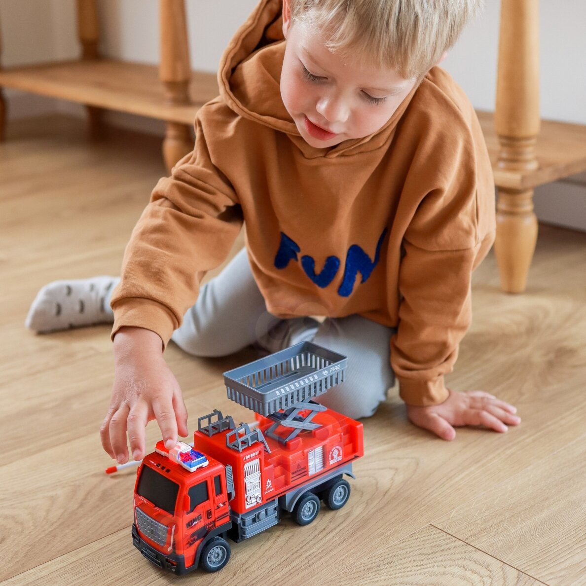 WOOPIE nuotoliniu būdu valdomas gaisrinis automobilis su keltuvu 1 WOOPIE nuotoliniu būdu valdomas gaisrinis automobilis su keltuvu 1