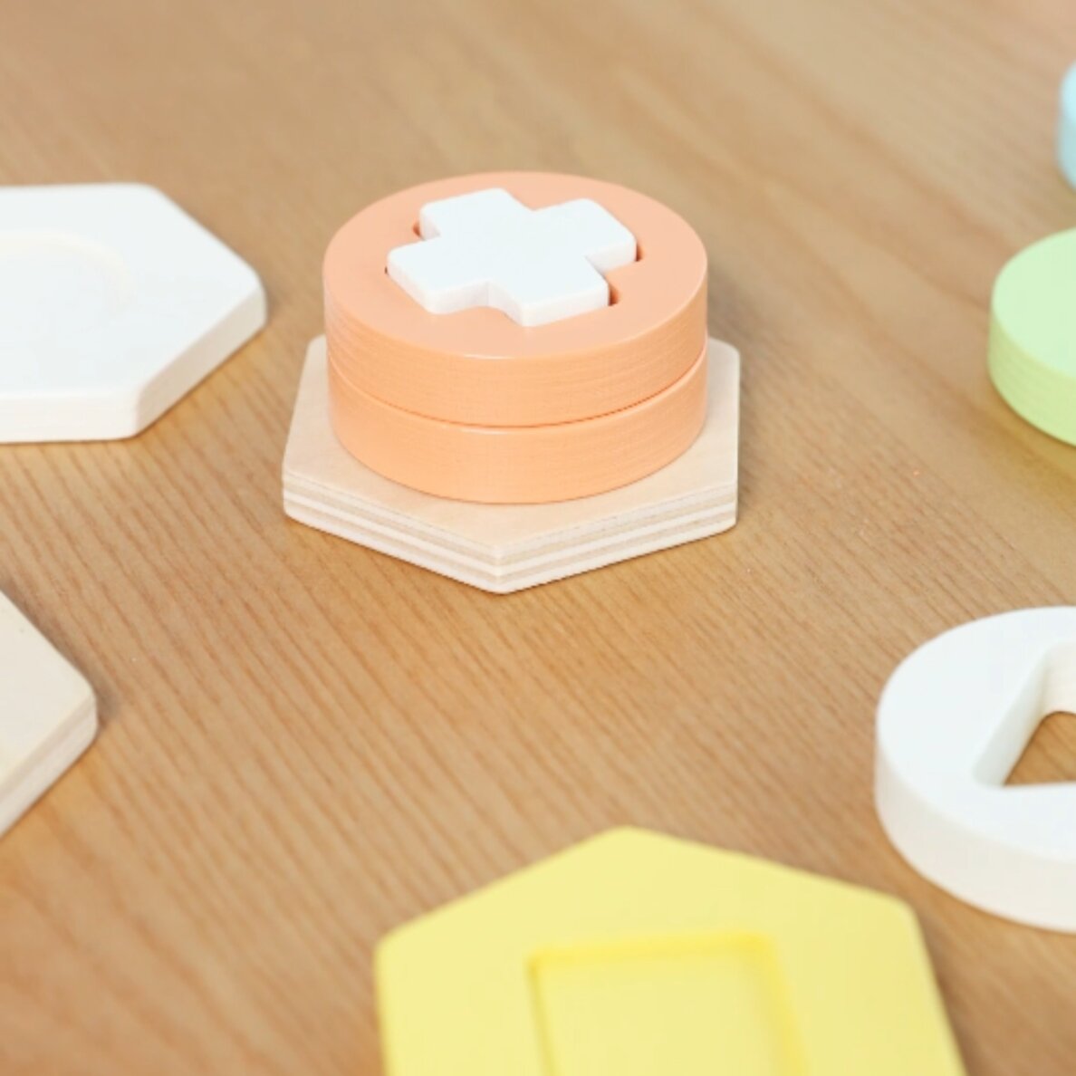 CLASSIC WORLD Montessori formų ir spalvų rūšiavimo dėlionės bokštas 5 CLASSIC WORLD Montessori formų ir spalvų rūšiavimo dėlionės bokštas 5