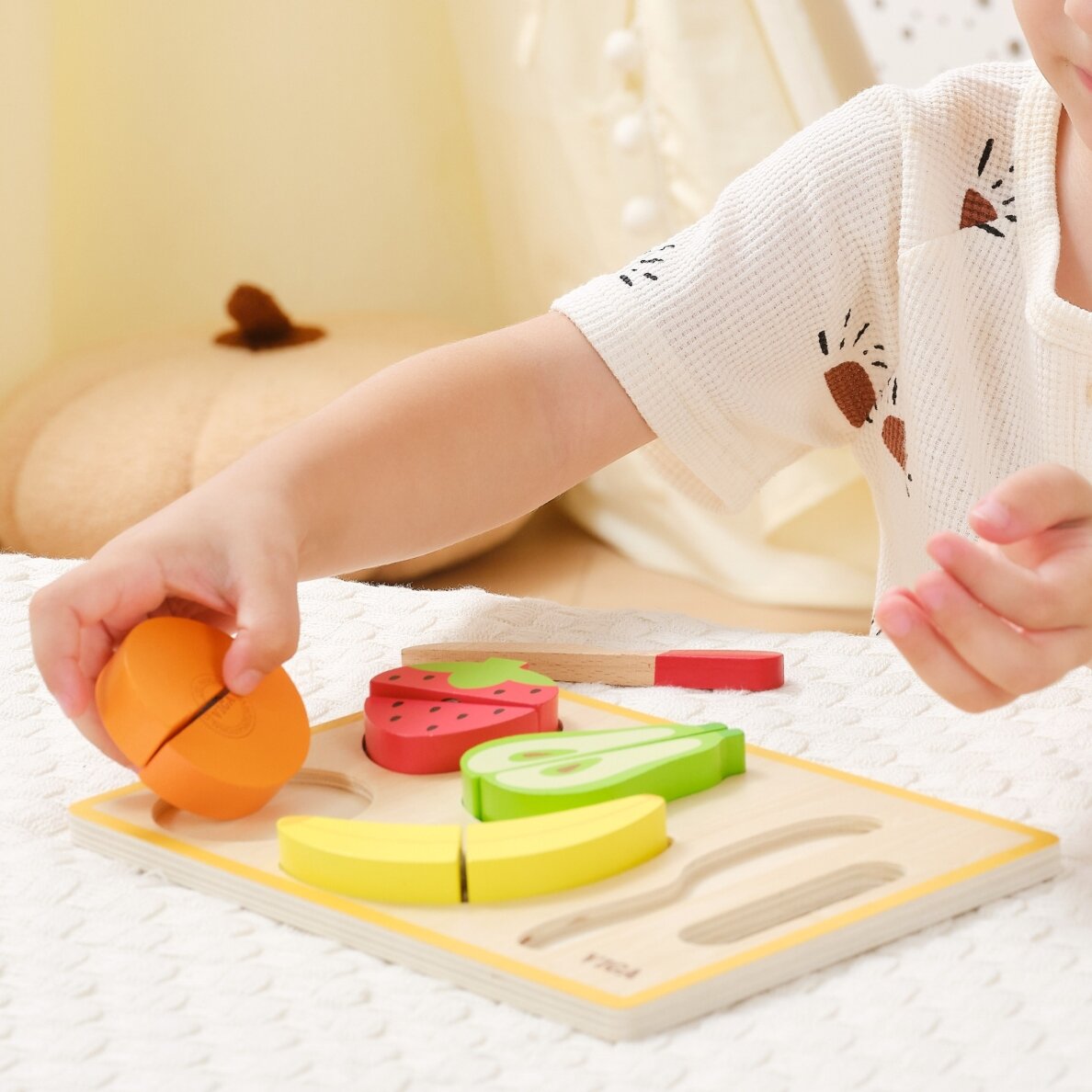 VIGA medinė Montessori edukacinė dėlionė – pjaustomi vaisiai 3 VIGA medinė Montessori edukacinė dėlionė – pjaustomi vaisiai 3