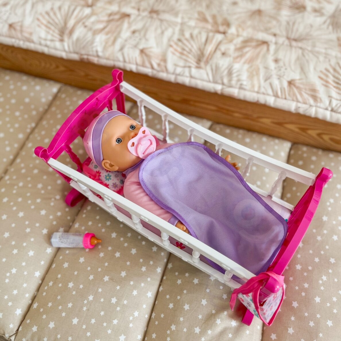 WOOPIE ROYAL XL Vienaragio lėlės prižiūrėtojo rinkinys su lopšiu ir maitinimo rinkiniu 3 WOOPIE ROYAL XL Vienaragio lėlės prižiūrėtojo rinkinys su lopšiu ir maitinimo rinkiniu 3