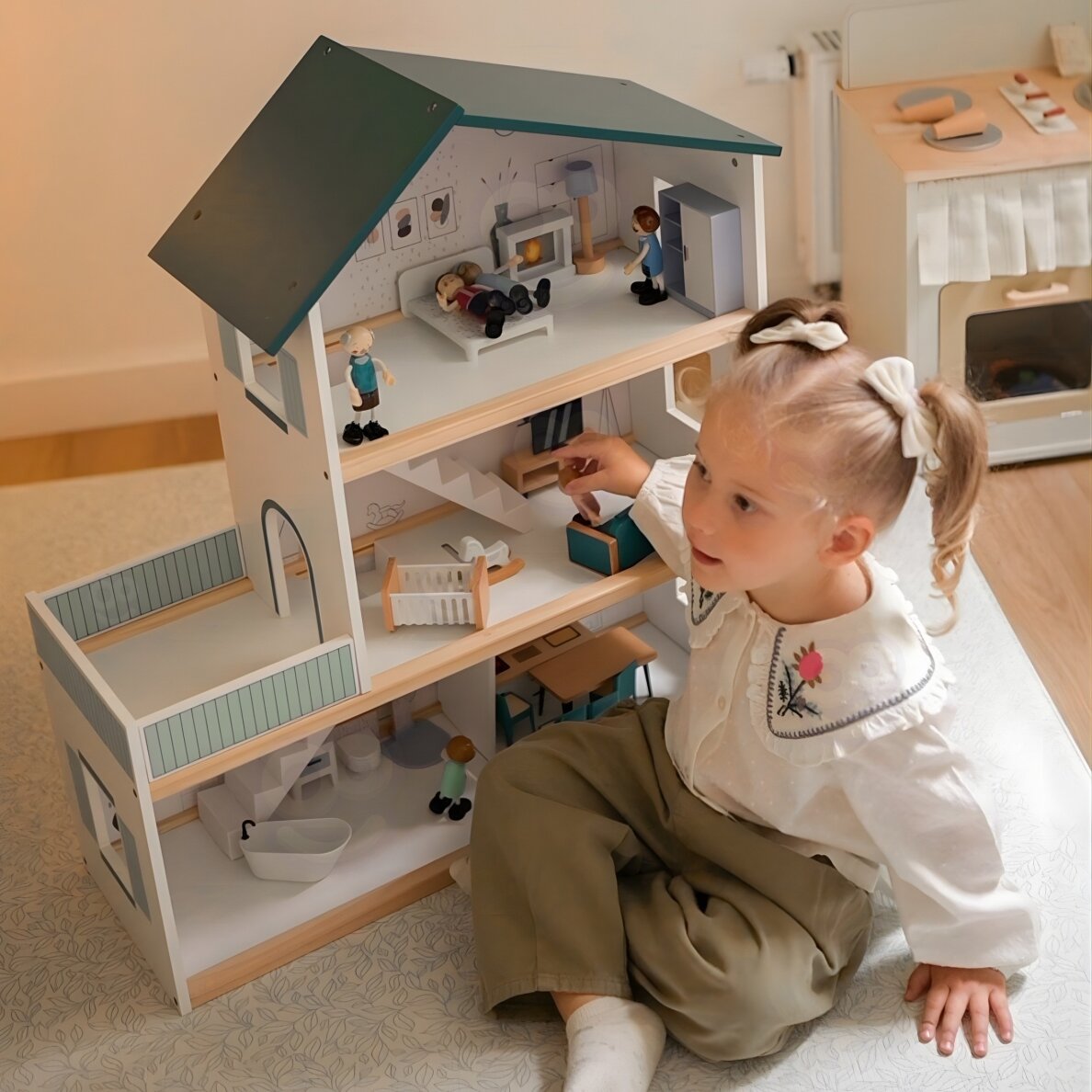 TOOKY TOY Didelis medinis lėlių namelis + FSC figūrėlės 2 TOOKY TOY Didelis medinis lėlių namelis + FSC figūrėlės 2