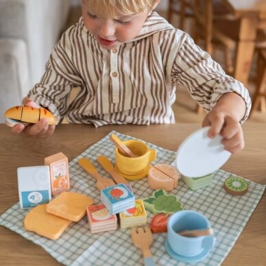 TOOKY TOY pikniko rinkinys maisto pjaustymui su „Velcro“ pusryčių rinkiniu 1