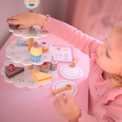 TOOKY TOY Saldumynų lėkštė medinis stovas keksiukams ir pyragams 1