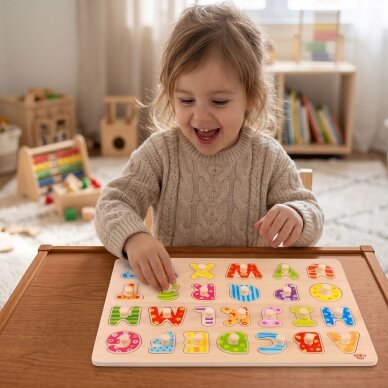 TOOKY TOY Montessori abėcėlės dėlionė su rankenėlėmis 1
