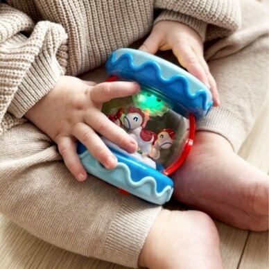 WOOPIE BABY Būgnas su muzikine dėžute ir projektoriumi 3-in-1 muzikinis žaislas kūdikiams + volelis mokymuisi ropoti 1