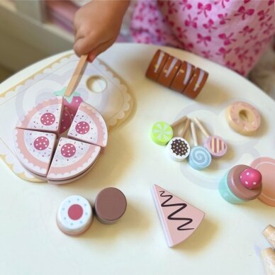 TOOKY TOY Sweet Cake Medinis saldumynų rinkinys dėžutėje Konditerija Ledainė 3 TOOKY TOY Sweet Cake Medinis saldumynų rinkinys dėžutėje Konditerija Ledainė 3