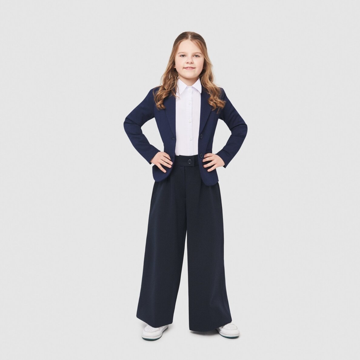 Juodos trikotažines platėjančios kelnės 116-182 cm 1 Juodos trikotažines platėjančios kelnės 116-182 cm 1