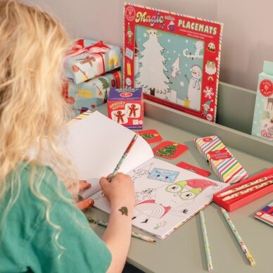 Kvepianti spalvinimo knygelė su lipdukais, Kalėdos 4 Kvepianti spalvinimo knygelė su lipdukais, Kalėdos 4