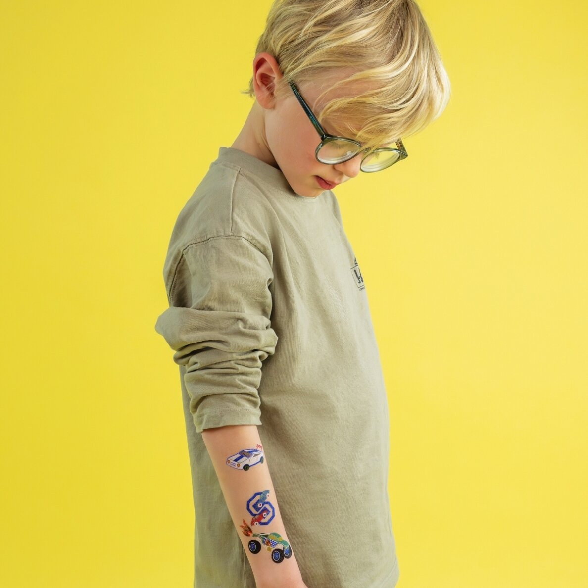 Laikinos tatuiruotės, Mašinos 4