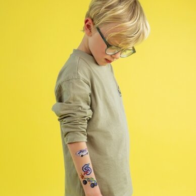 Laikinos tatuiruotės, Mašinos 4