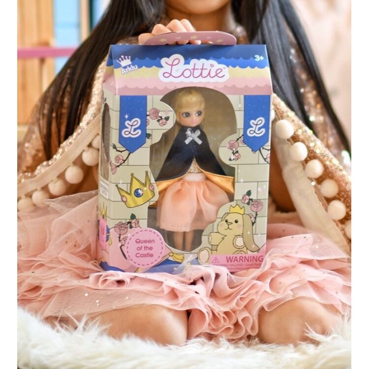 Lottie lėlė Pilies Karalienė 5