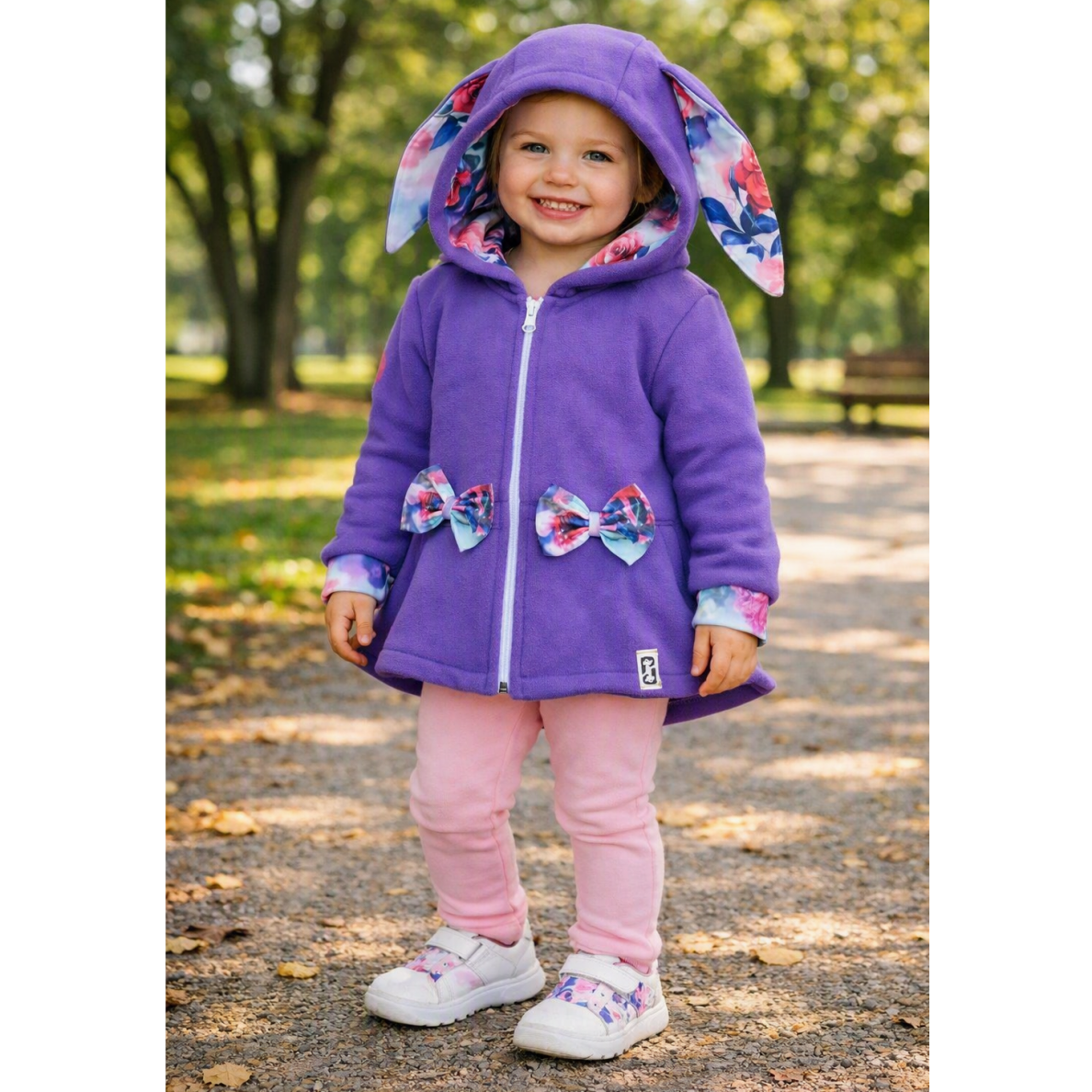 Švarkelis mergaitei „Violetinis kiškutis“ Švarkelis mergaitei „Violetinis kiškutis“