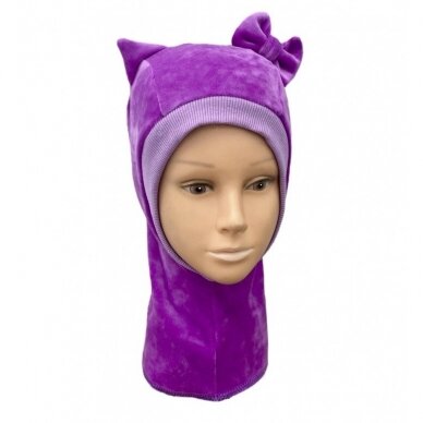 Veliūrinis šalmukas pavasariui/rudeniui "Violetinė katytė" Veliūrinis šalmukas pavasariui/rudeniui "Violetinė katytė"